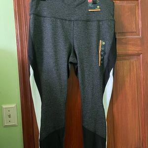 High rise, 7/8 ankle legging